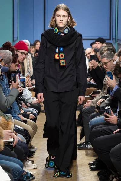 Look 1